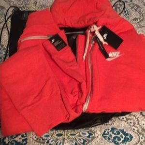 BNWT  NIKE Men's Set